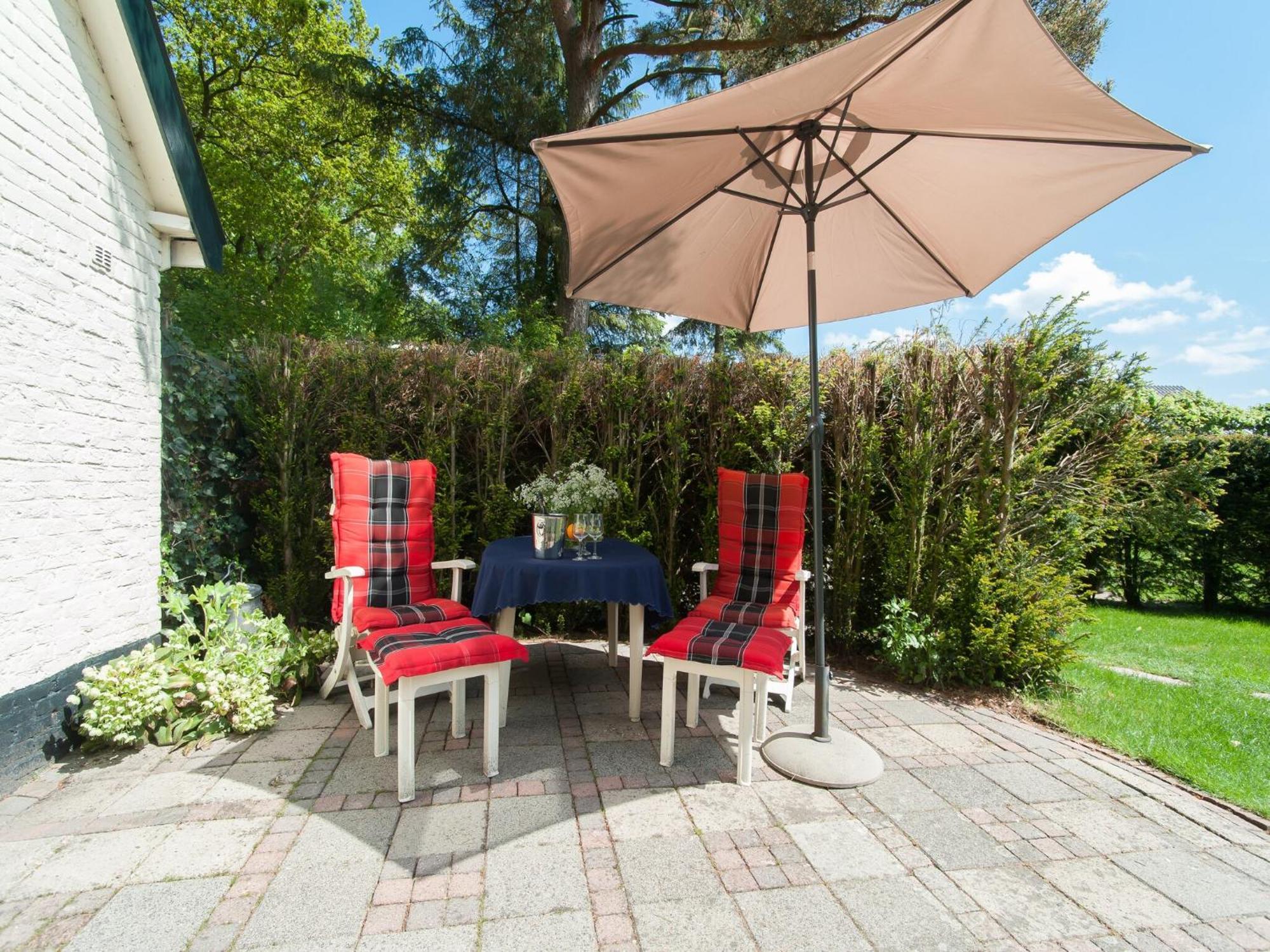 Pleasing Holiday Home In Schoorl With Patio Esterno foto