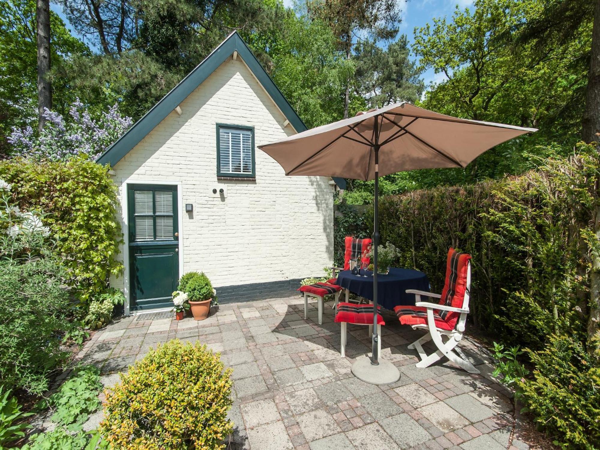Pleasing Holiday Home In Schoorl With Patio Esterno foto