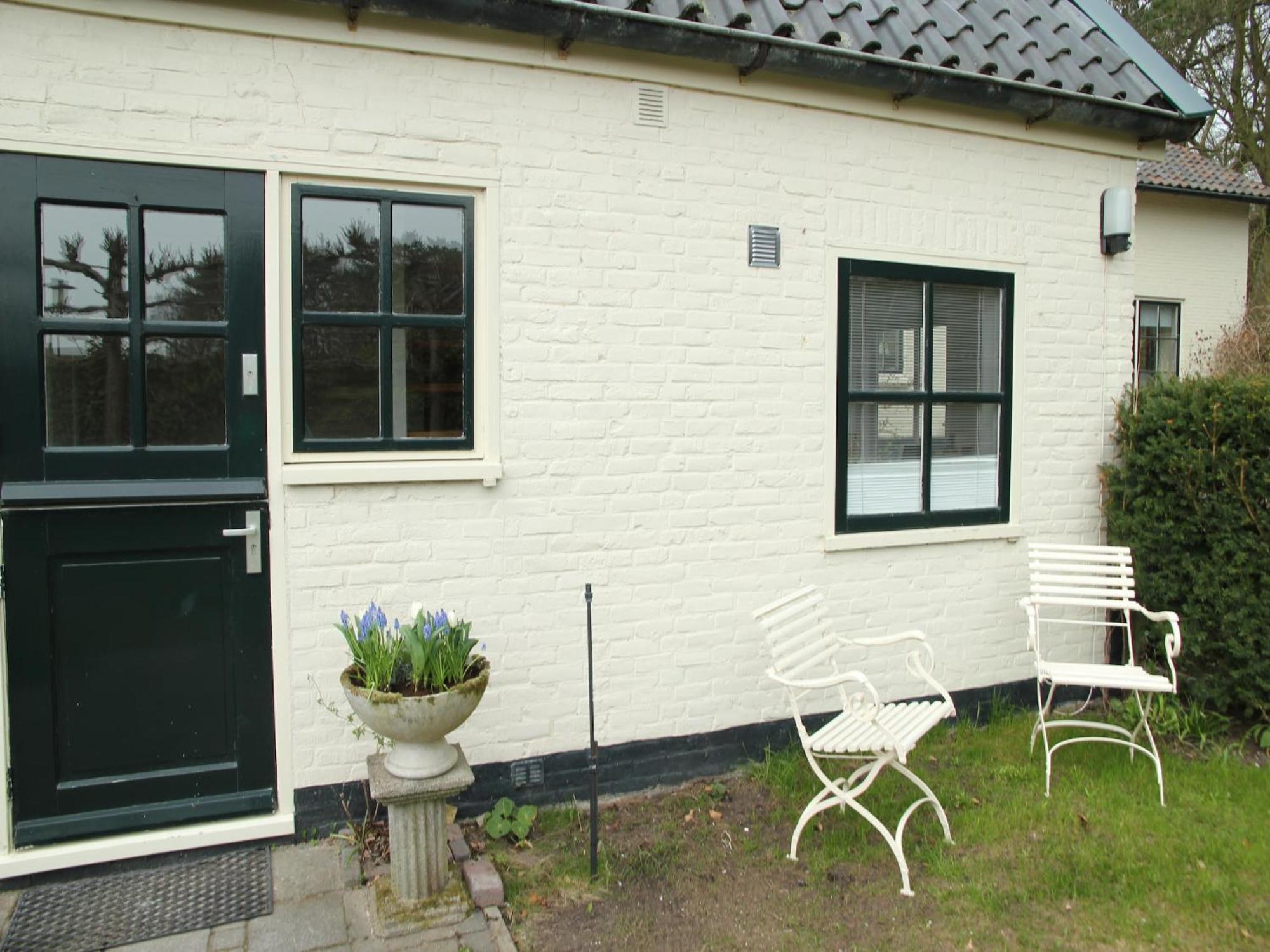 Pleasing Holiday Home In Schoorl With Patio Esterno foto