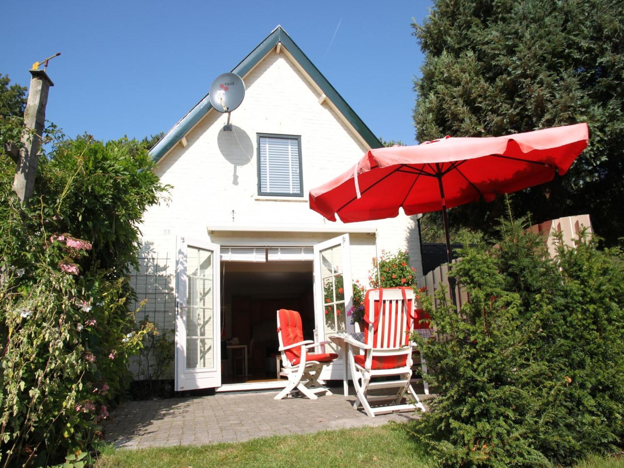 Pleasing Holiday Home In Schoorl With Patio Esterno foto